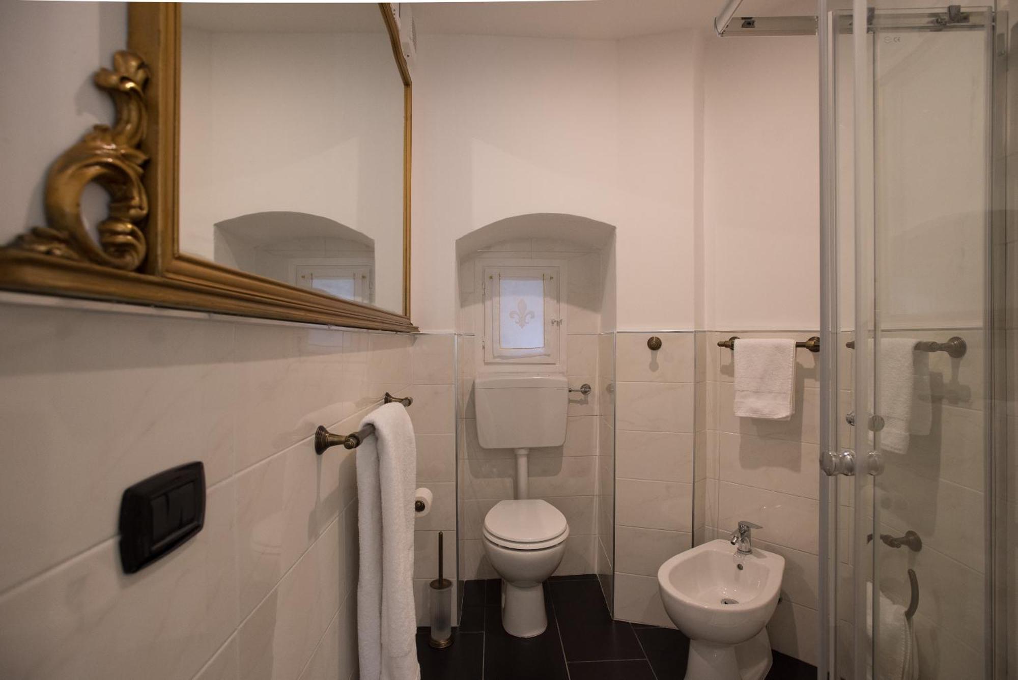 Apartment In The City Centre - Free Parking 卡利亚里 外观 照片